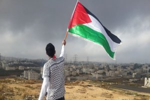 باید دستهای اسرائیل در داخل قطع و جرات تعرض اسرائیل  از این رژیم و حامیانش  گرفته شود