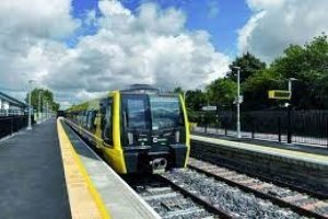 قیمت بنزین در 69 شهر جهان/ بهر طریق ممکن باید قیمت بنزین آزاد و منافع آن عادلانه بین سرپرست خانوارها توزیع شود